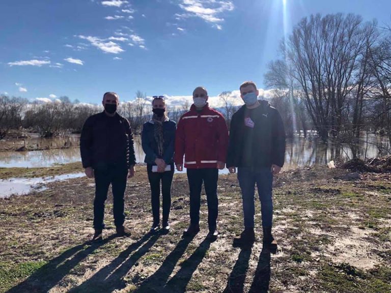 Në Vushtrri 15 familje të prekura nga vërshimet ndihmohen me nga 200 euro