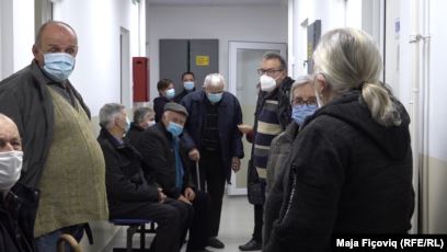 Banorët e veriut të Kosovës po marrin dozën e dytë të vaksinës në Rashkë