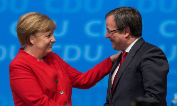 Njeriu i besuar i Merkelit merr drejtimin e CDU-së, humb ‘Trumpi gjerman’