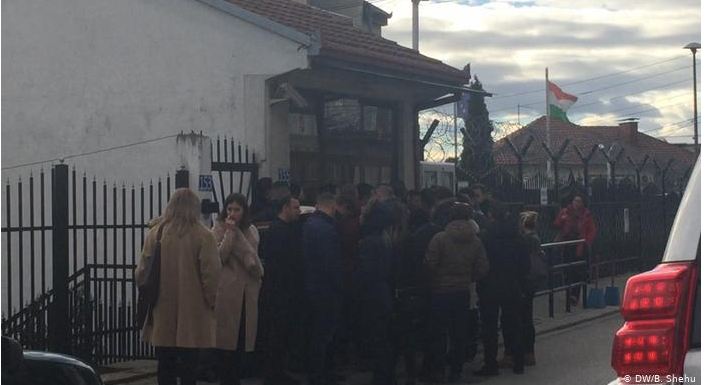 Vazhdon saga e pritjes në ambasadat gjermane