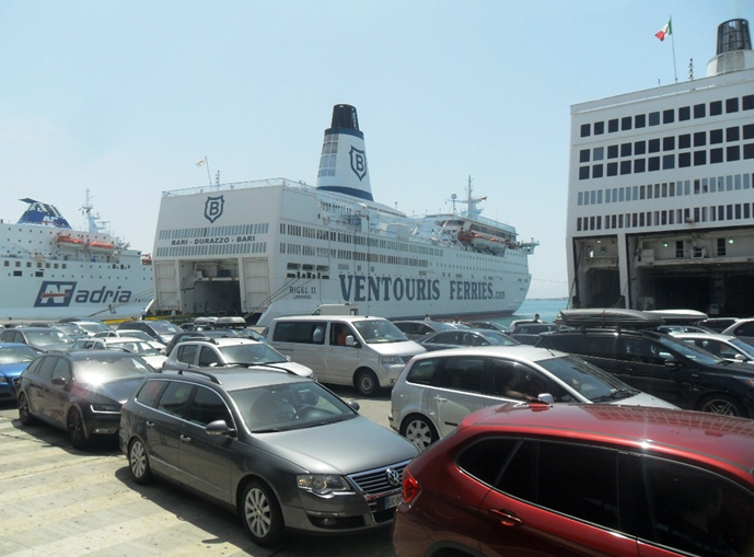Arrestohen dy kosovarë në portin e Durrësit