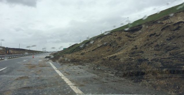 Rrëshqitje e dheut në rrugën Pejë-Bogë