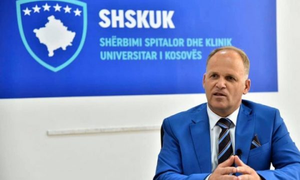 Spitalet përplot me pacientë me COVID-19, duhen shtretër shtesë