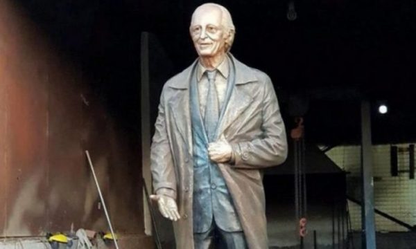 Komuna e Prishtinës ka vendosur që shtatorja e Anton Çettës të vendoset në këtë vend