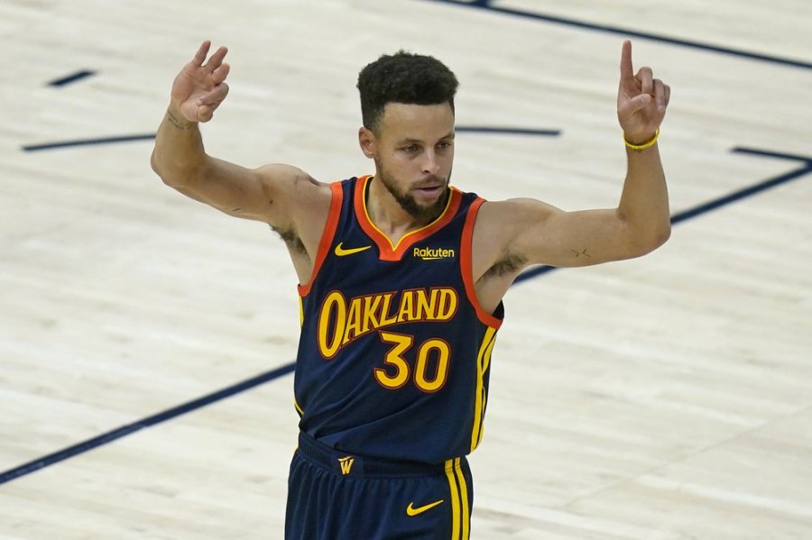 Curry i dyti në NBA për nga numri i trepikëshave të realizuar