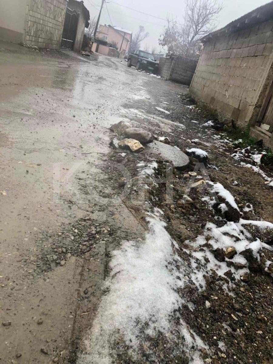 Qytetarët në Ferizaj kritikojnë komunën për mosmirëmbajtje të rrugëve