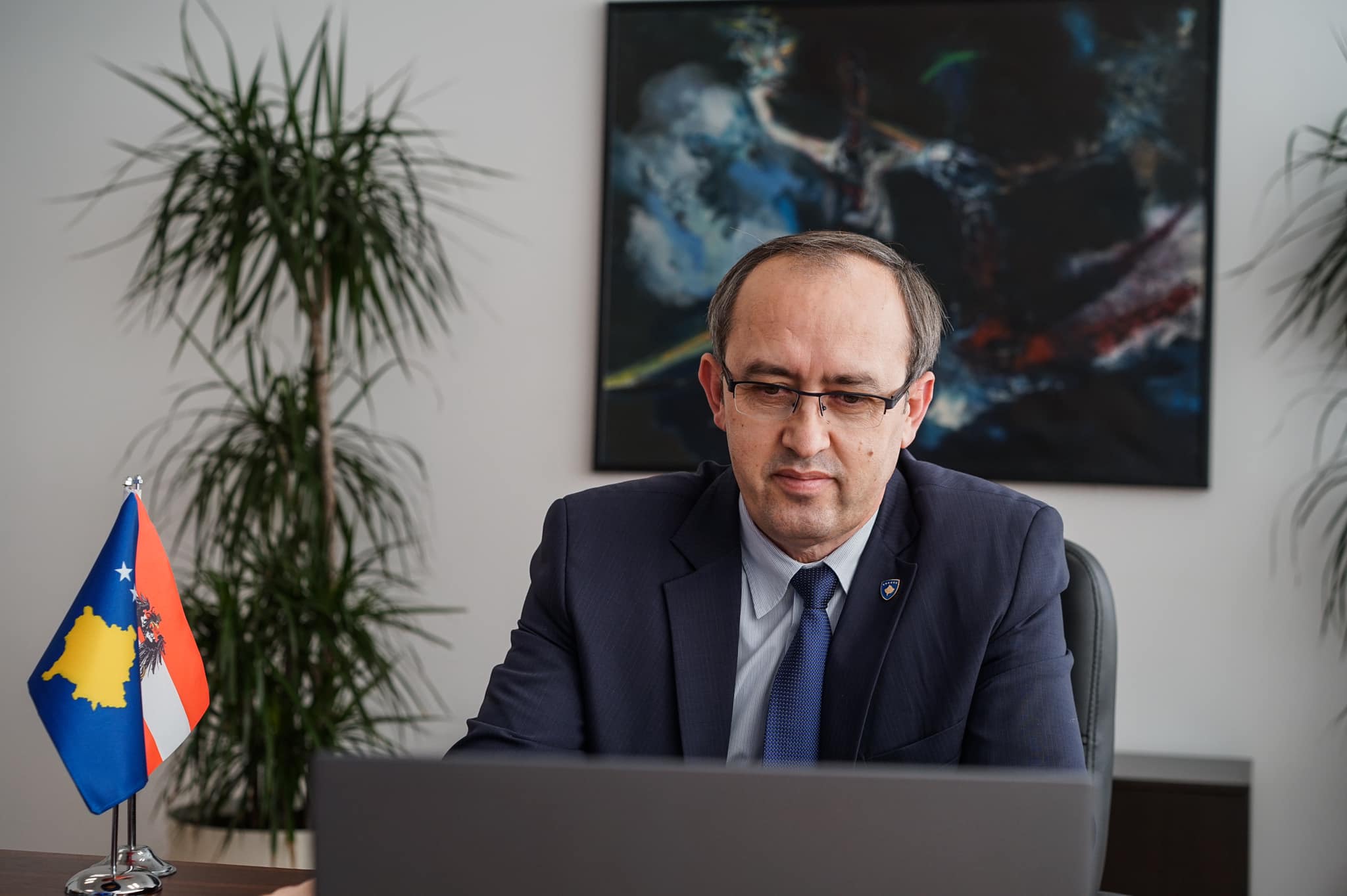 Hoti: Kosova mirëpret njohjen dhe vendosjen e marrëdhënieve diplomatike me Izraelin