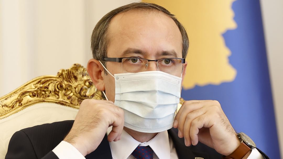 Hoti: Kosova gjendet para një vale të re të pandemisë, gjatë marsit pritet të arrijnë 33 mijë doza të vaksinës nga COVAX
