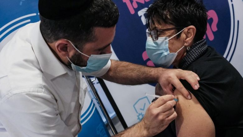 Izraeli prezanton pasaportën e imunizimit/ Do të pajisen me të, gjithë ata që marrin dozën e dytë të vaksinës antiCovid