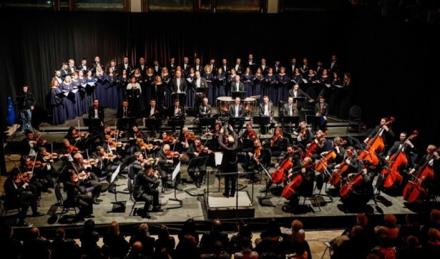 Filarmonia e Kosovës nderon “Flakën e Janarit 2021”