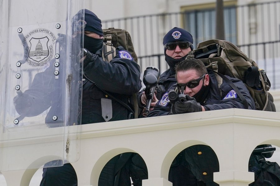 Zhvillime dramatike në Uashington, protestuesit bllokojnë senatin