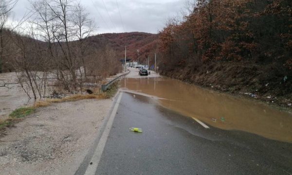Bllokohet pika kufitare, ky është njoftimi i fundit