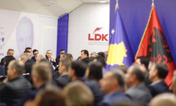 Ish-ministri Haki Demolli kundërshton lidershipin e LDK-së, thotë se nuk u duhet koalicioni me AKR-në
