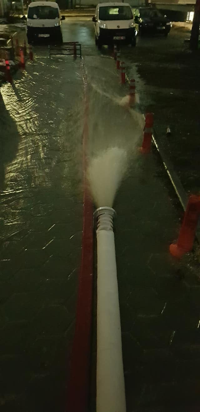 Pamje nga vërshimet në Klinikën e Pulmologjisë në QKUK