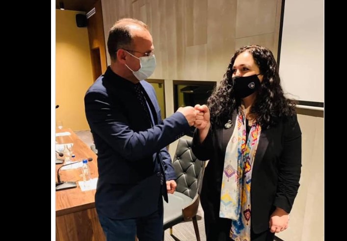 Vjosa Osmani ia merr edhe një zyrtar LDK-së në Prizren
