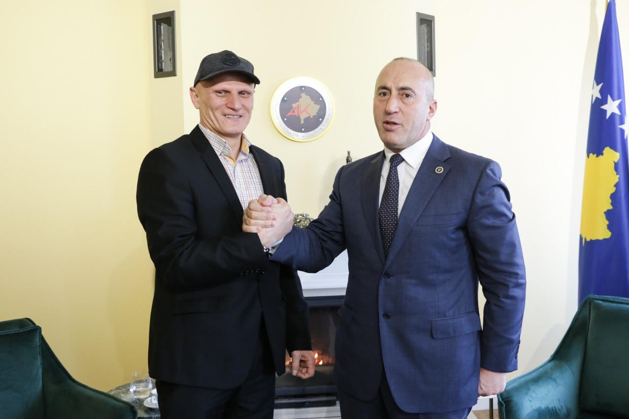 Haradinaj merr në parti personin që sot dha dorëheqje nga Këshilli i Përgjithshëm i Lëvizjes Vetëvendsoje