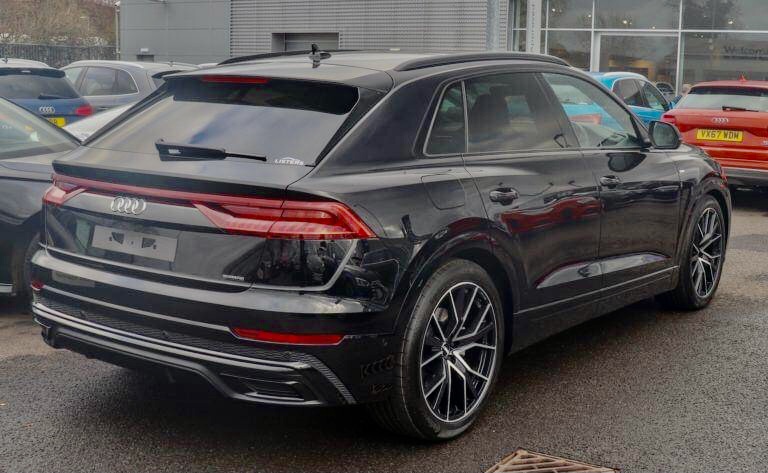 E mori veturën Audi Q8 me qira në Kosovë dhe e shet në Shqipëri