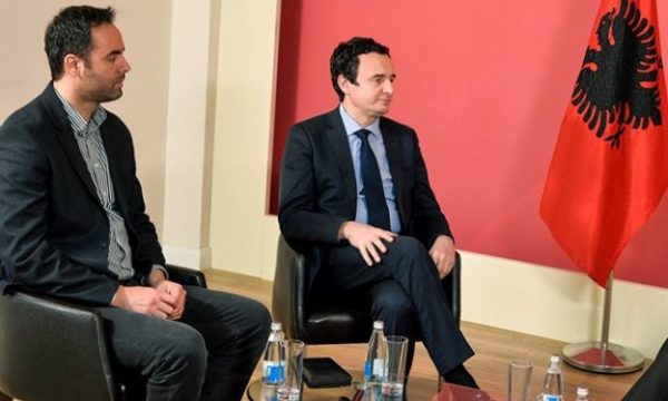 Konjufca: Qytetarët mund ta votojnë Albin Kurtin pa kurrfarë problemi