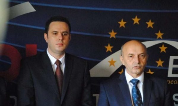 “Isa ka frikë se Abdixhiku do t’ia marrë partinë”