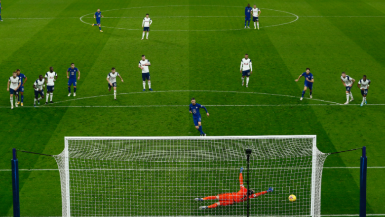 Chelsea triumfon në derbin londinez ndaj Tottenhamit