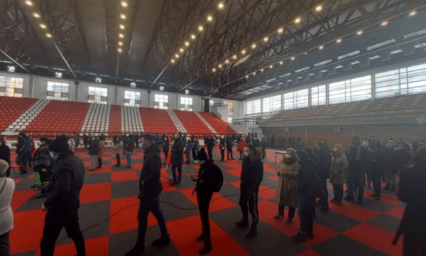 Në sallën ‘1 Tetori’ në Prishtinë kanë votuar 42 për qind e votuesve