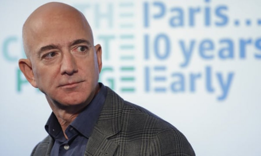 Jeff Bezos rimerr epitetin si njeriu më i pasur në botë