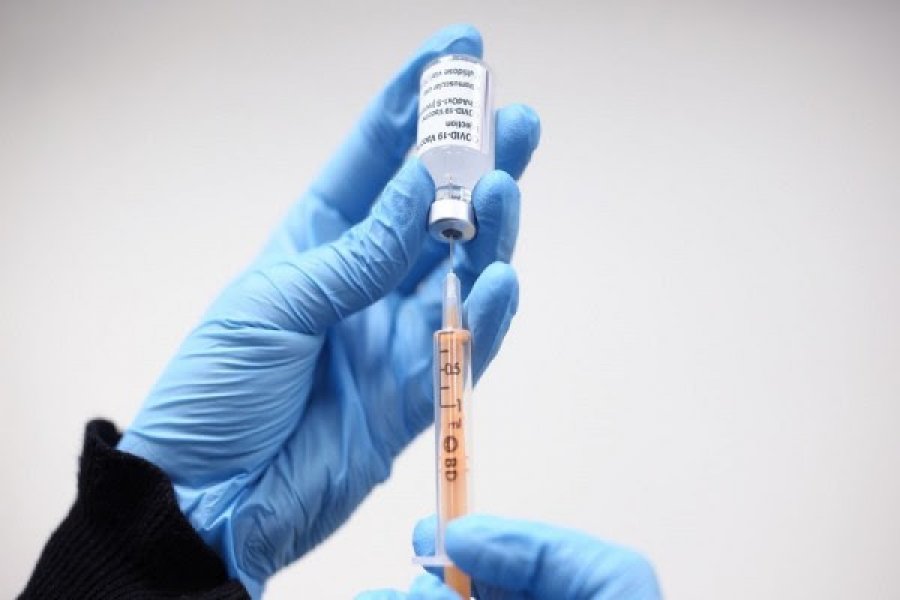 Afrika e Jugut pezullon vaksinimin me AstraZeneca