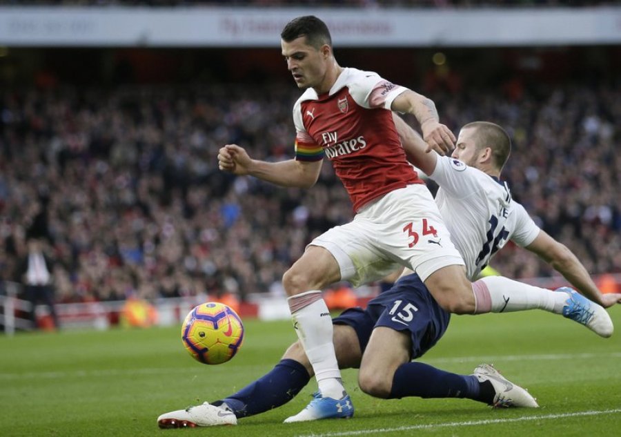 Xhaka thotë se Arteta po bën punë të shkëlqyer