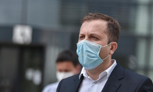 Zyrtari i Vetëvendosjes paralajmëron shkarkime të krerëve të institucioneve pas 14 shkurtit