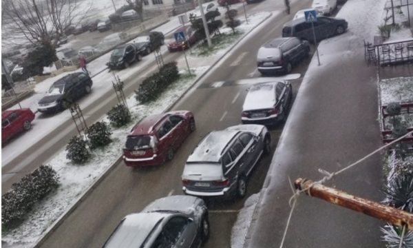 E rrallë: Ulqini mbulohet nga bora