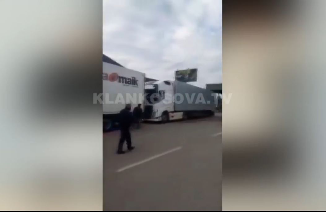 Kamionët me fletëvotime mbërrijnë në Kosovë