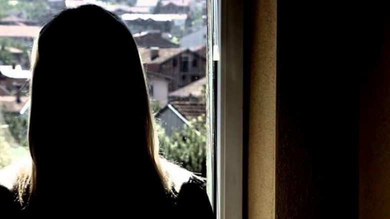 Rrëfimi i të përdhunuarës gjatë luftës në Kosovë: Burrin ma vranë, jam nënë e katër fëmijëve