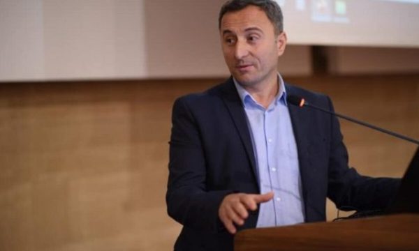 Doktori kosovar që jeton në Gjermani: Varianti i ri i koronavirusit 30 për qind më vdekjeprurës