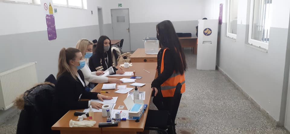 Votojnë edhe të burgosurat në Lipjan
