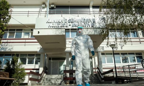 Kosova mbetet pa vaksina, tani pritet edhe vala e tretë e Covid-19