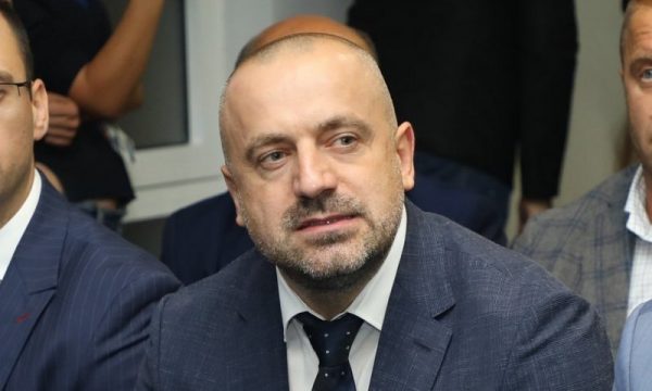 Prokuroria Speciale tërheq urdhër-arrestin ndaj Milan Radoiçiqit, i akuzuar për vrasjen e Oliver Ivanoviqit