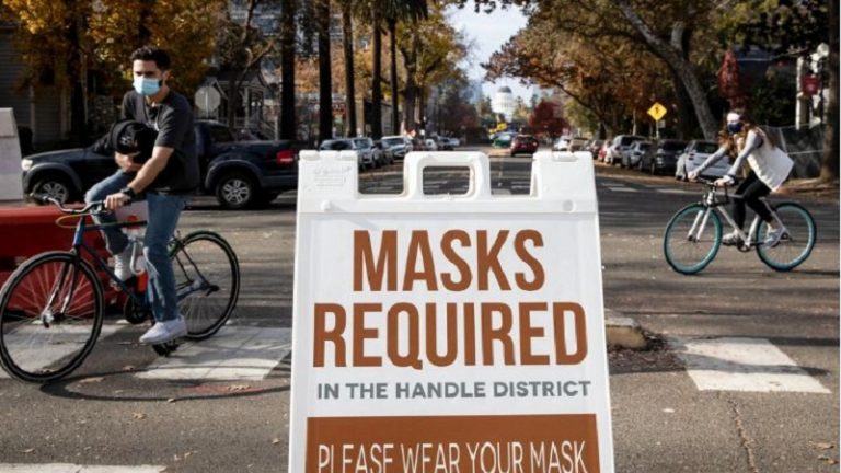 Ja pse personat e vaksinuar duhet ta mbajnë ende maskën