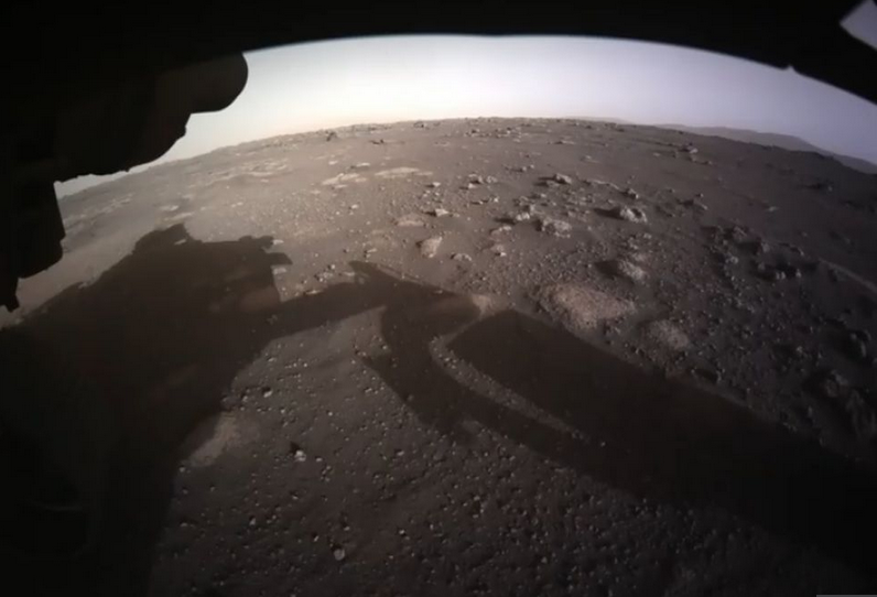 Ulja në Mars/ Pamje mahnitëse të sondës Perseverance duke zbritur në Planetin e Kuq