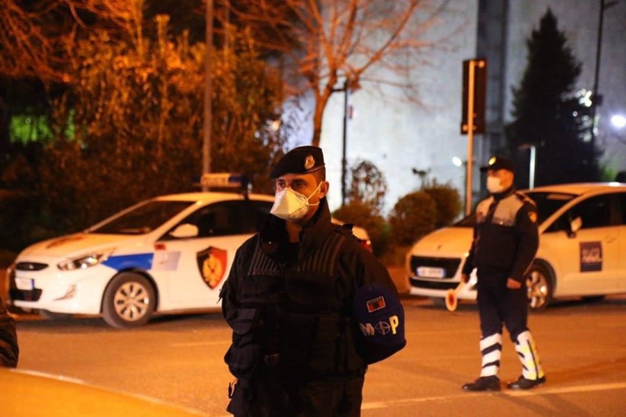 Shqipëria shtrëngon masat antiCOVID, nga nesër pritet kufizim i lëvizjes