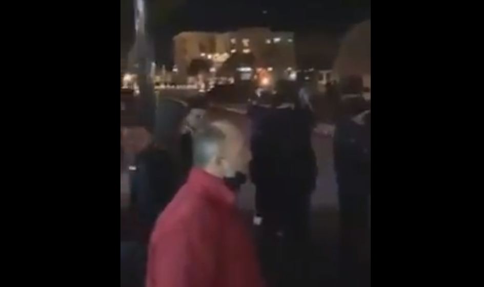 Kurti pritet me fishkëllima në Skenderaj, i brohorasin Thaçit dhe UÇK-së