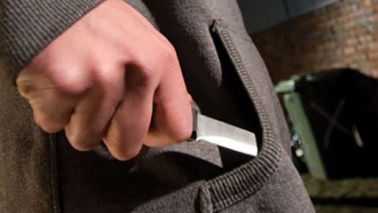 Tre të arrestuar, sulmuan me thikë një kosovar në Bresje