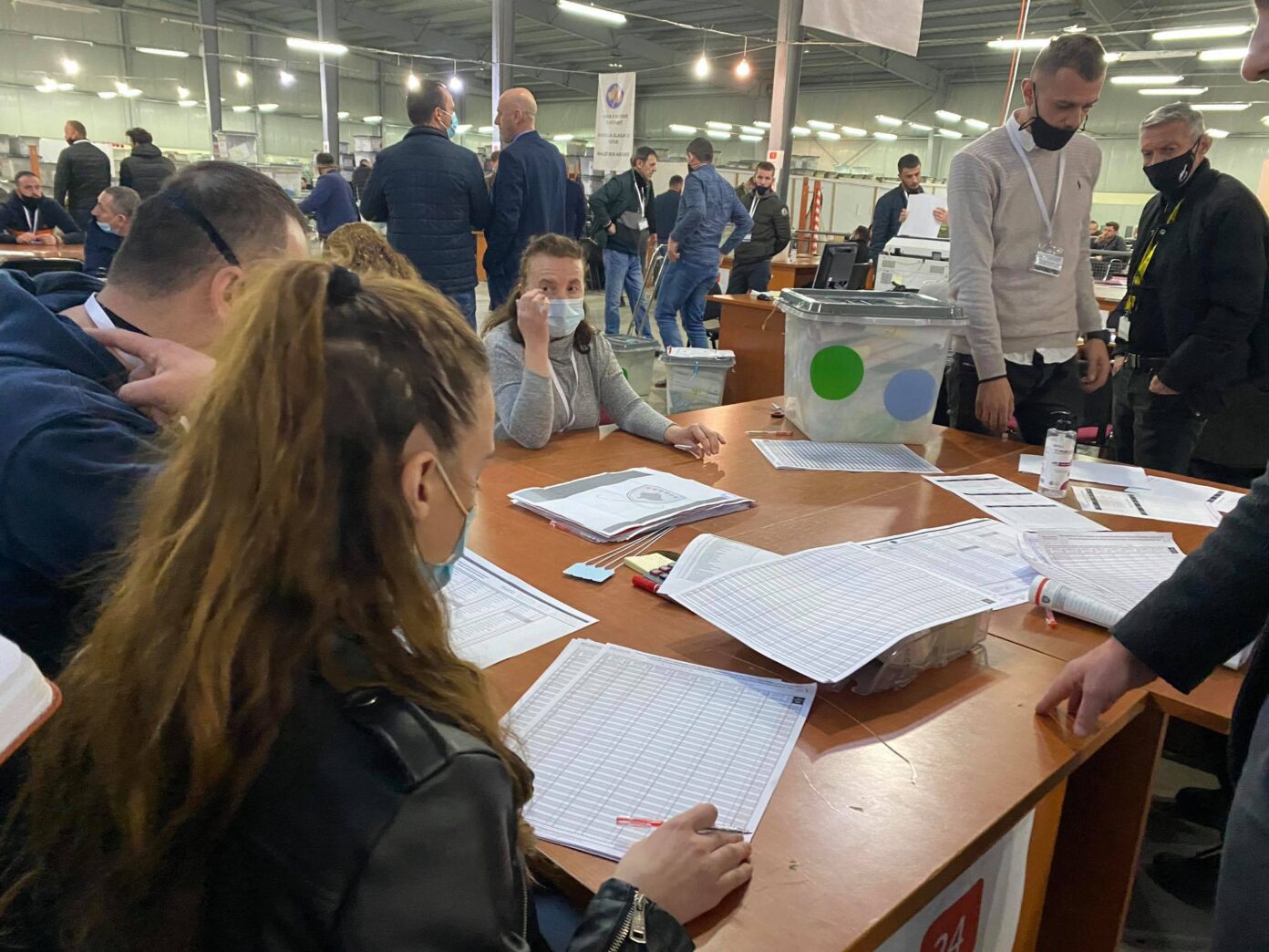 Evidentohet manipulimi tjetër: Meliza Haradinaj mori 1 votë në një kuti në Pejë, iu shënuan 13 vota