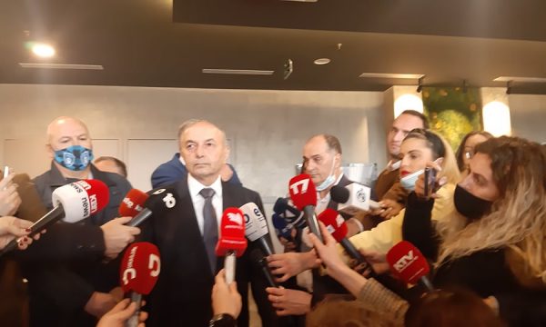 Mustafa jep edhe formalisht dorëheqje nga i pari i LDK-së, thotë se nuk është fajtor për rezultatin zgjedhor