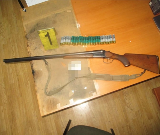 Policia sekuestron armë gjuetie dhe municion në Poklek