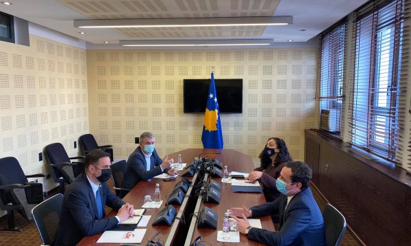 Nis takimi i kreut të LDK-së me Kurtin dhe Osmanin