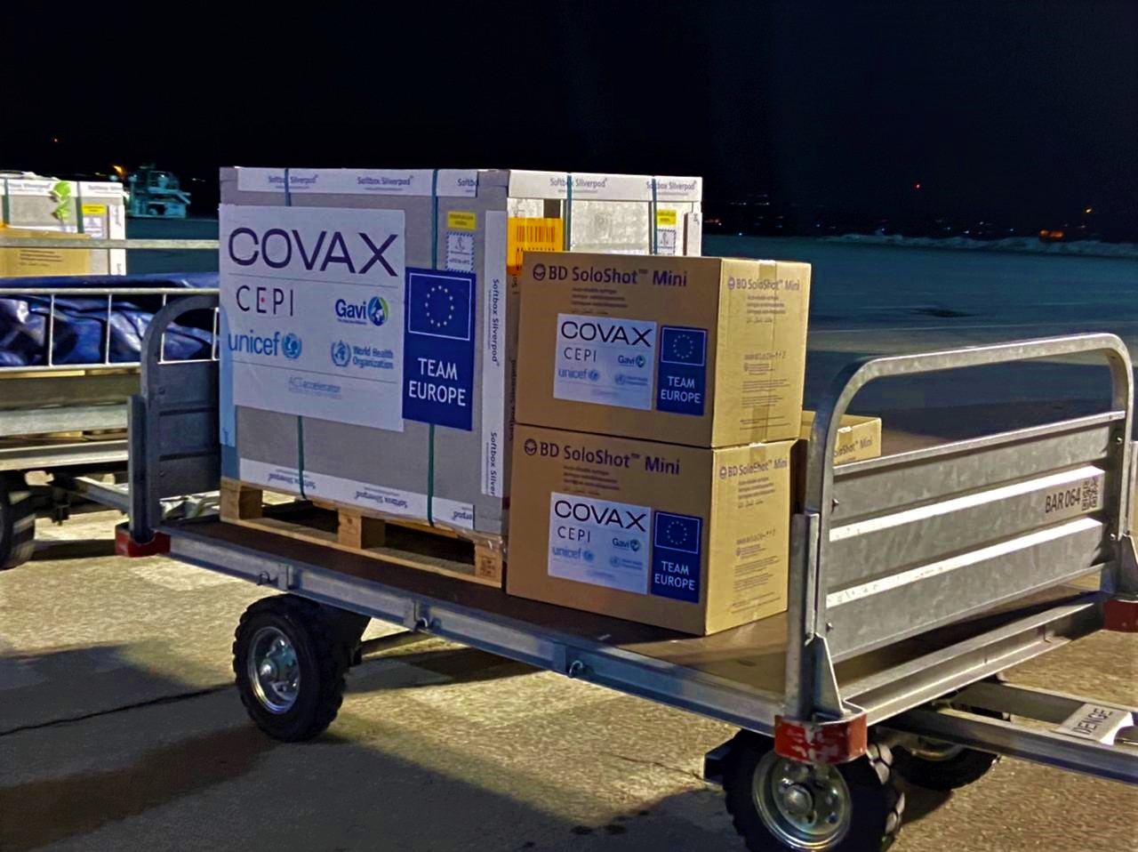 UNICEF: Afro 77 mijë doza shtesë të vaksinës anti-COVID arrijnë në Kosovë deri në maj