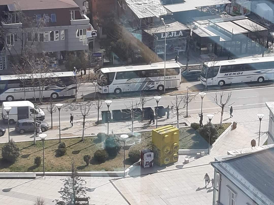 Protesta: Autobusët nga qytetet e Kosovës arrijnë në Prishtinë