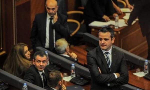 Burim Karameta si sinjal? Arben Gashi i LDK’s thotë se “S’ka më mirë se në shtëpi”