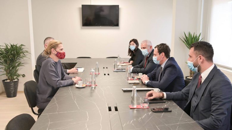 Kurti takon ambasadoren kroate në Kosovë, bisedojnë rreth krijimit të institucioneve të reja