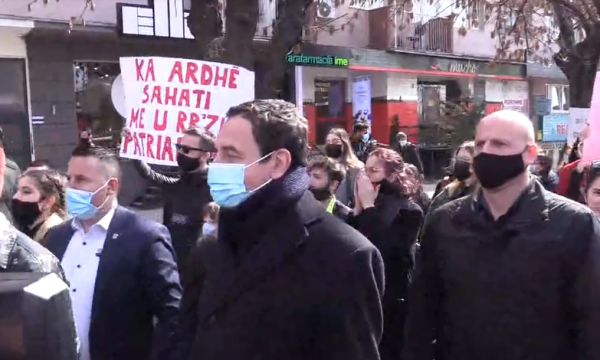 Marsh protestues kundër patriarkatit, marrin pjesë Kurti dhe Osmani